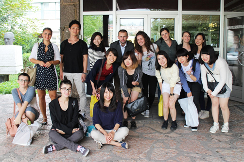 サラエボ大学の学生たちと